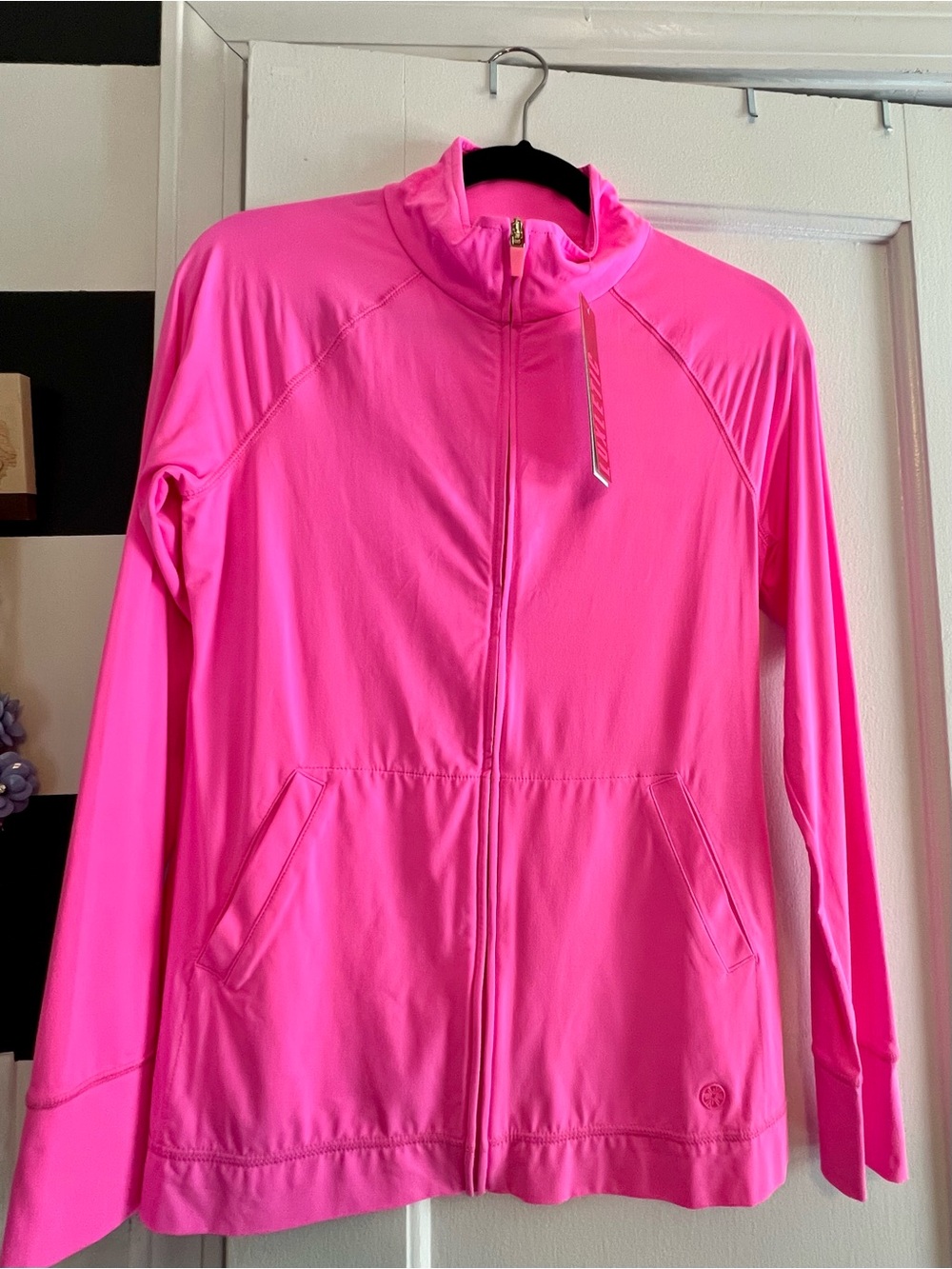 Size M NWT Lilly Pulitzer Luxletic Hadlee Jacket UPF 50+ in Prosecco Pink